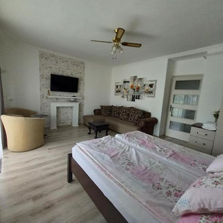 Kardos Apartman Debrecen Exterior foto